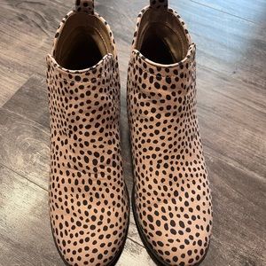 Universal Thread Leopard Print ankle boot